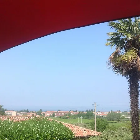 Kleine Ferienvilla In Traumhafter Panoramalage Mit Blick Uber Den Sudlichen Gardasee *